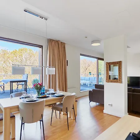 Golden Tulip Penthouse 53 *